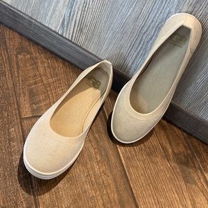 Gianni Bini tan sparkly flats, 6.5